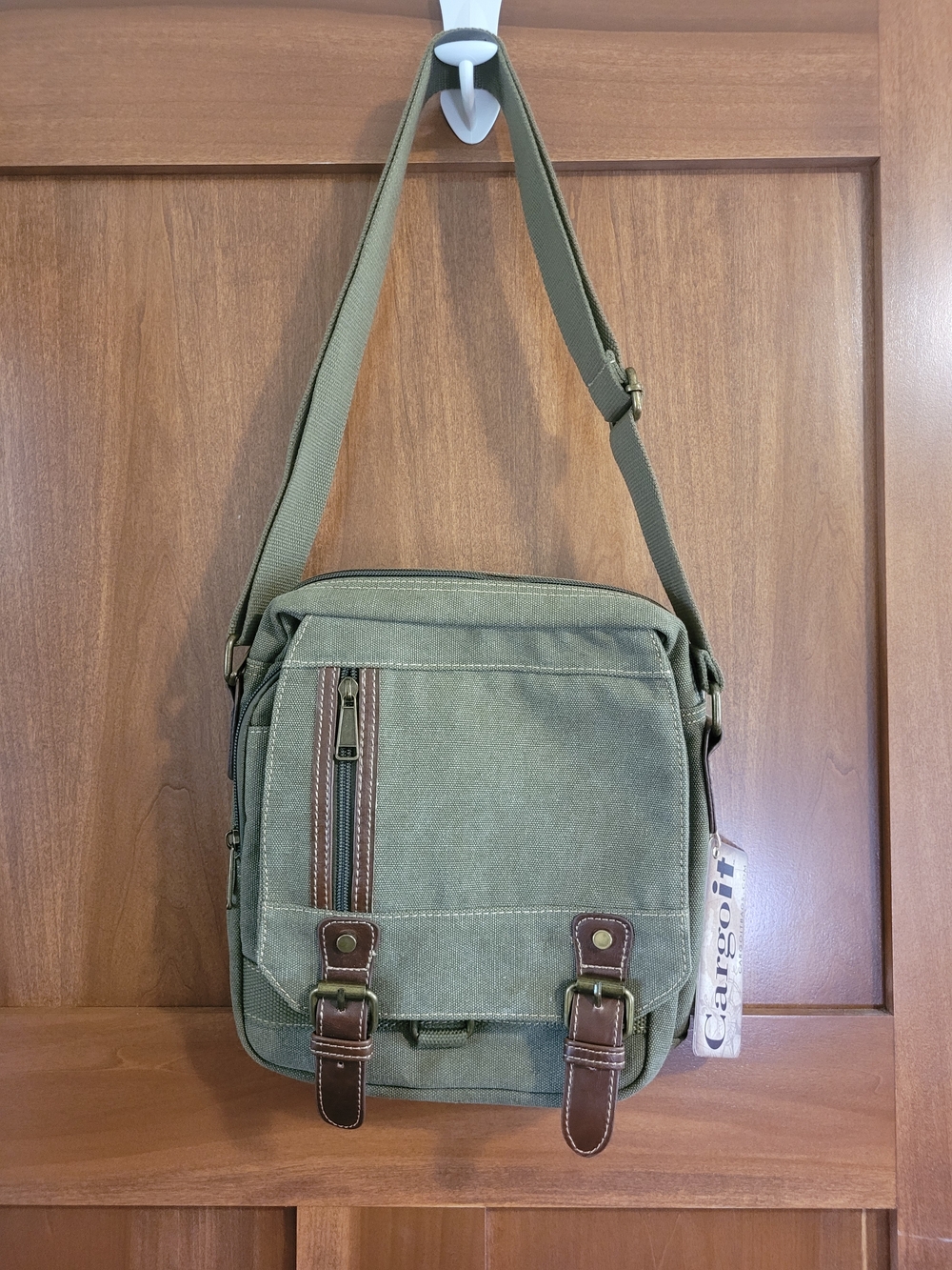 Canvas Crossbody Bag in Olive Green - Casual Everyday Carry